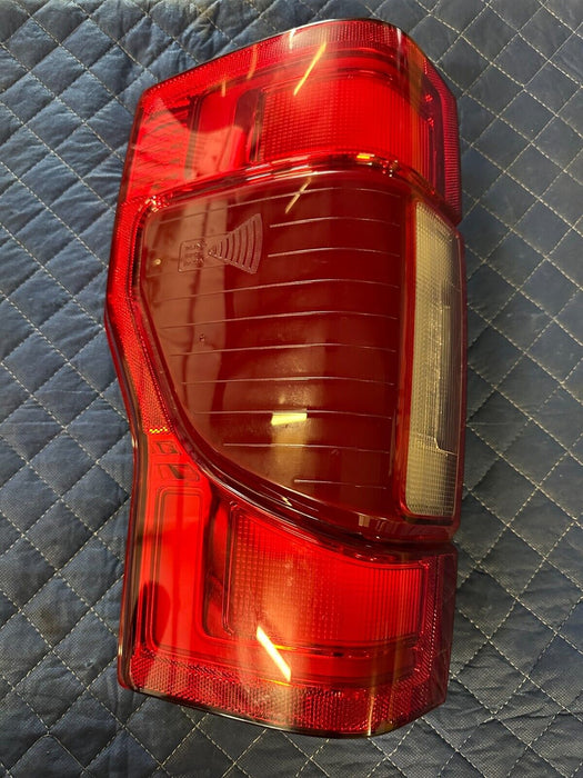 2020 2021 2022 FORD F250 F350 F450 DRIVER LEFT TAILIGHT OEM