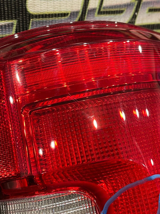 2017 2018 2019 FORD F250 F350 F450 DRIVER LEFT LED TAILIGHT OEM *READ/CRACKED*