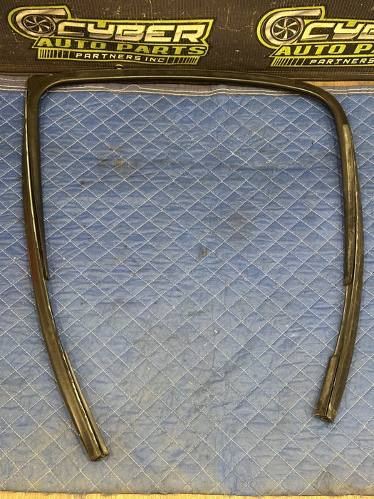 2012-2018 DODGE RAM REAR RIGHT DOOR SEAL OEM 55372136