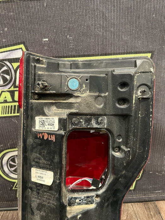 2017-2019 FORD F250 F350 F450 LEFT LED TAIL LIGHT OEM *DAMAGED/READ*