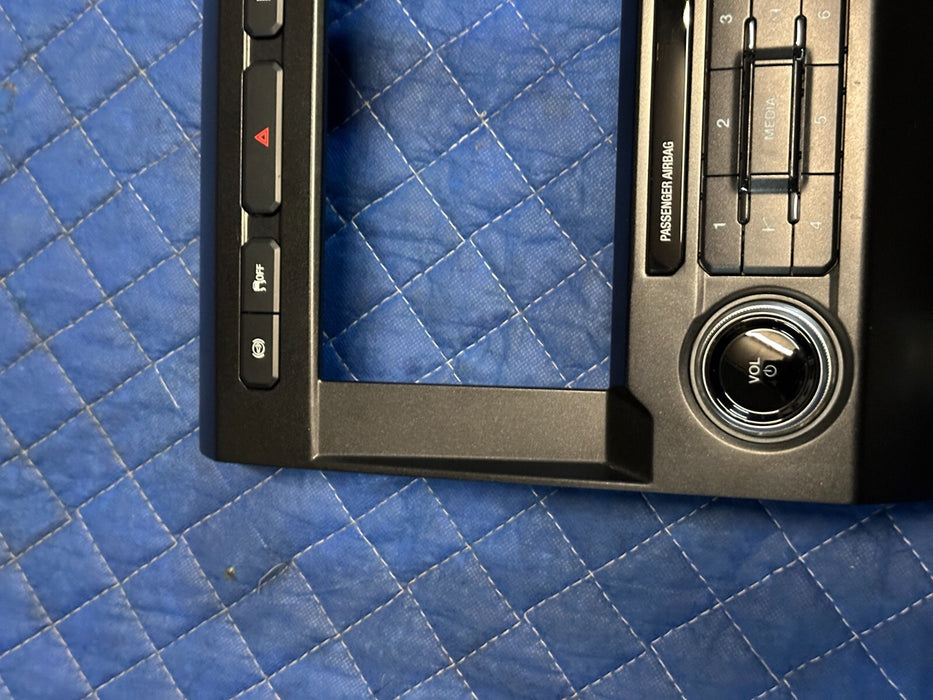 2017-2019 FORD F250 F350 PLATINUM CENTER DASH RADIO/HVAC CONTROL BEZEL OEM