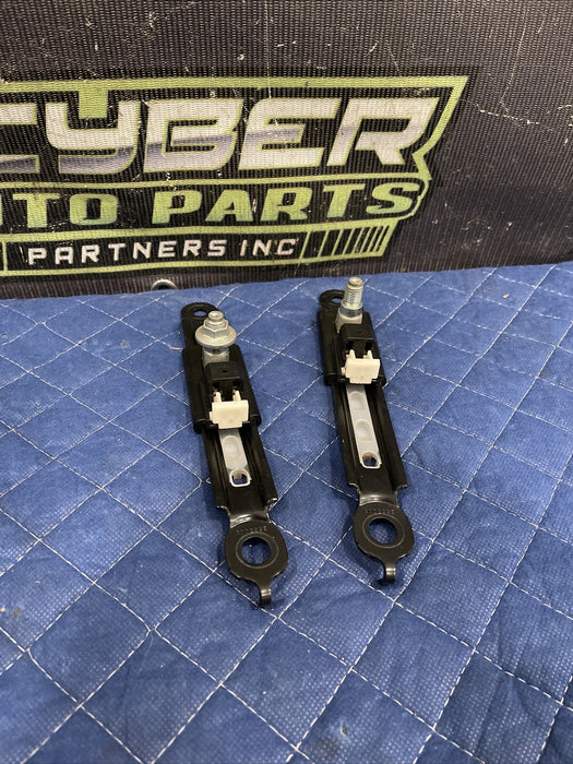 2014 TOYOTA PRIUS V FRONT RIGHT LEFT SEATBELT HEIGHT ADJUSTER PAIR OEM E563003