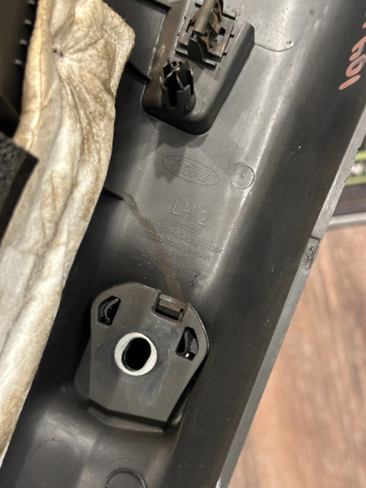 2023-24 FORD F350 FRONT LEFT A PILLAR W SPEAKER OEM *COSTMETIC FLAWS/READ*