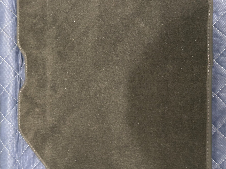 2014 AUDI R8  FLOOR MAT FOOT REST CARPET METAL UNDERNEATH OEM 423 864 420 B