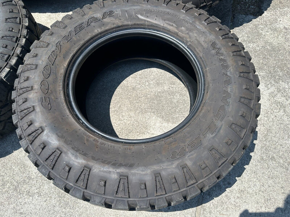 GOODYEAR DURATRAC LT285/75R18 TIRES SET (4) 400 MILES FORD F250