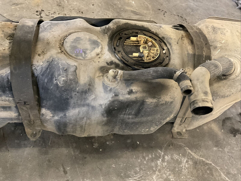 2017 RAM 2500 3500 DRW DIESEL FUEL TANK OEM W/ PUMP OEM 2013-2018