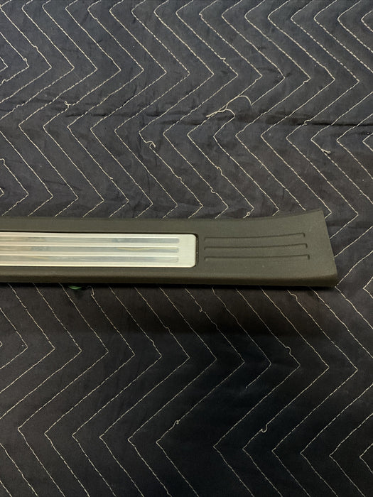 2016-2019 NISSAN TITAN XD RIGHT KICK PLATE DOOR SILL OEM