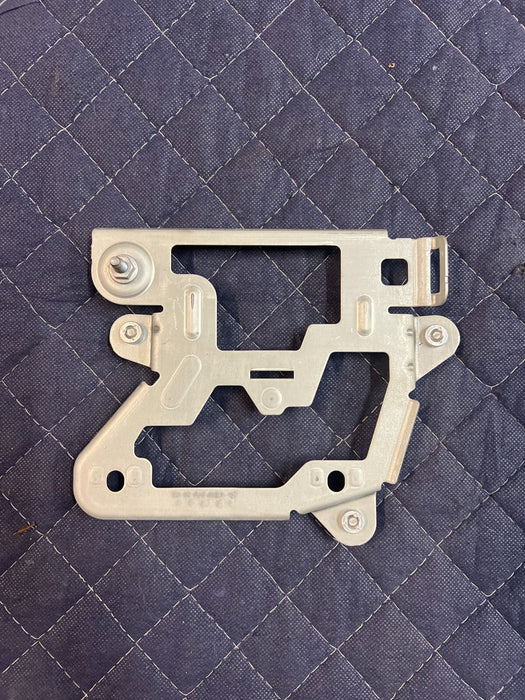 2015 MERCEDES-BENZ C63S AMG KEYLESS ENTRY MODULE BRACKET MOUNT 2055452240