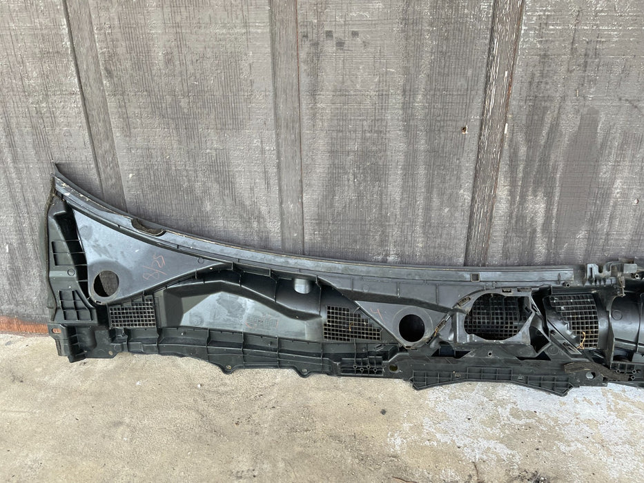 2011 NISSAN 370Z WINDSHIELD WIPER COWL ASSY OEM 2009-2020