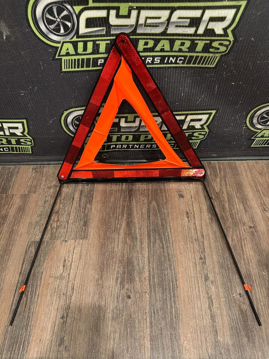 2021 AUDI R8 EMERGENCY WARNING TRIANGLE W CASE OEM 8K0 860 251 B