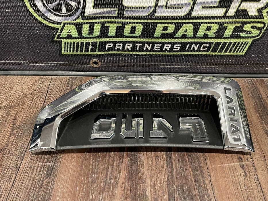 2017-19 FORD F450 LARIAT DRIVER LEFT FENDER EMBLEM BADGE OEM *SCUFFS #5*