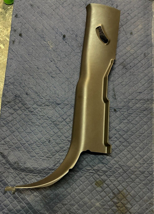 2017-2019 FORD F250 F350 LIMITED DRIVER RIGHT C PILLAR TRIM OEM