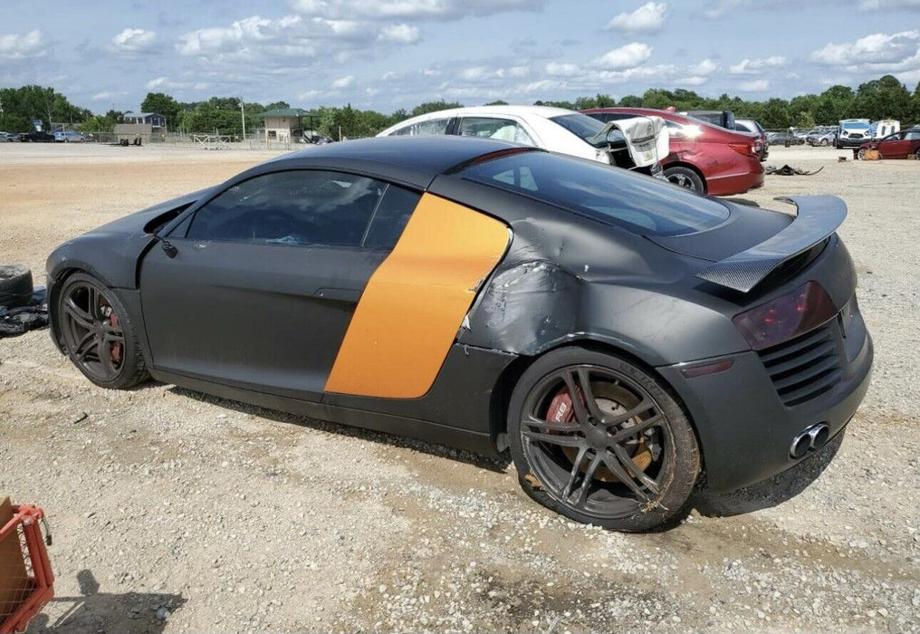 2012 AUDI R8 FRONT CENTER RADIATOR 420121254B ~MINOR COSMETIC DAMAGE~