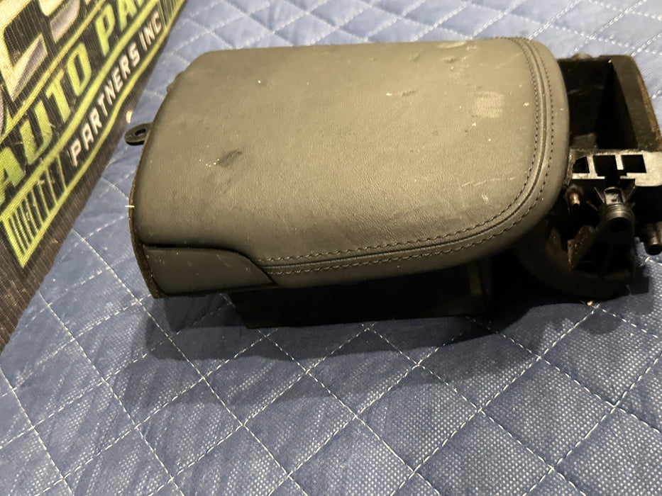 2014 AUDI R8 CENTER CONSOLE LEATHER STORAGE COMPARTMENT OEM 420 863 075 B ~FLAW~