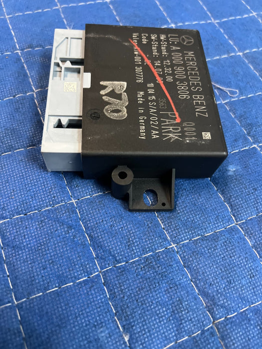 2015 MERCEDES-BENZ C63S AMG OEM PARK DISTANCE ASSIST CONTROL MODULE 0009003806