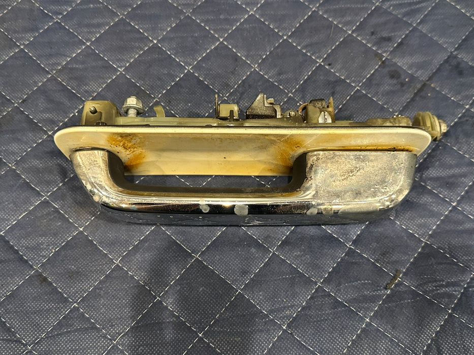 2017-2019 FORD F250 F350 REAR RIGHT DOOR HANDLE TRI COAT (UG) OEM *BURN DAMAGE*