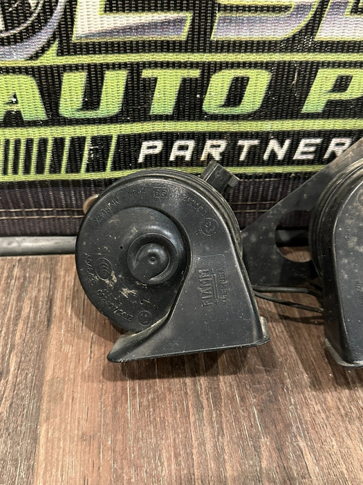 2017-19 FORD F250 F350 F450 DUAL HORN ASSEMBLY OEM