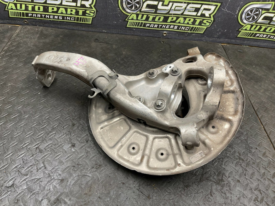 2015-2020 W205 MERCEDES C63 AMG FRONT RIGHT PASSENGER SPINDLE KNUCKLE WHEEL HUB