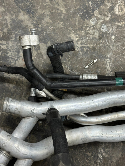 2021 AUDI R8 OEM UNDERBODY CENTER COOLANT PIPE LINE HOSE TUBE 4S0 819 270 D