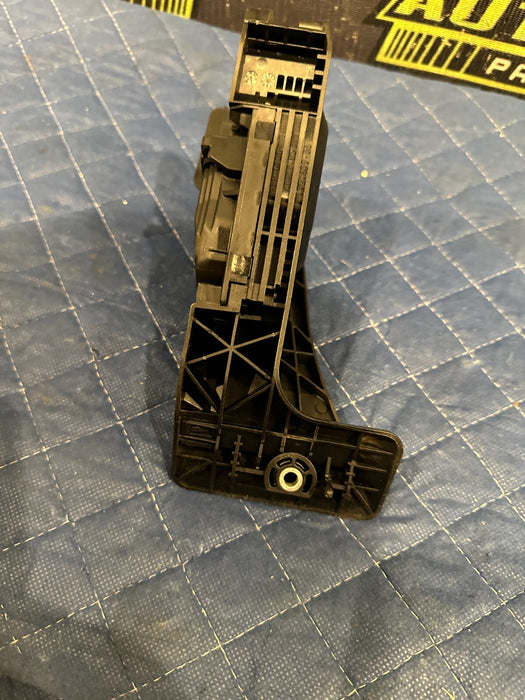 2020 BMW M4 F82 ACCELERATOR GAS PEDAL MODULE OEM 6853175