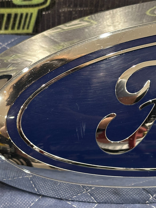 2017-2019 FORD F250 F350 F450 GRILLE EMBLEM WITH CAMERA OEM