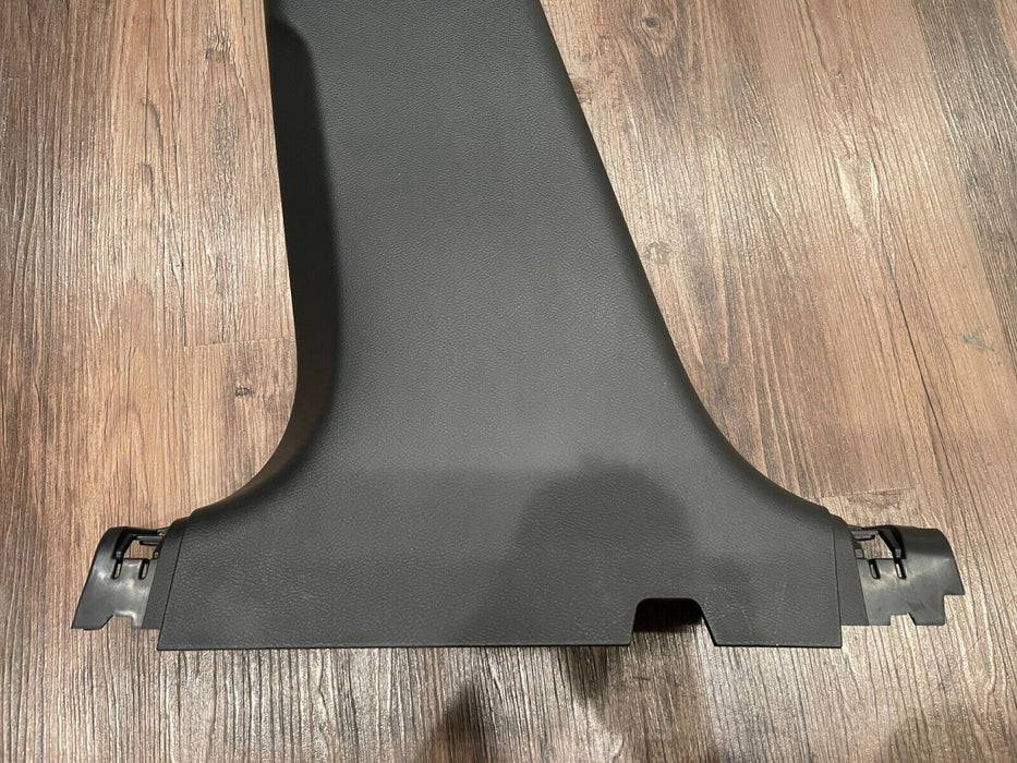 2017 INFINITI Q50 RED SPORT FRONT DRIVER LEFT LOWER B PILLAR TRIM BLACK OEM