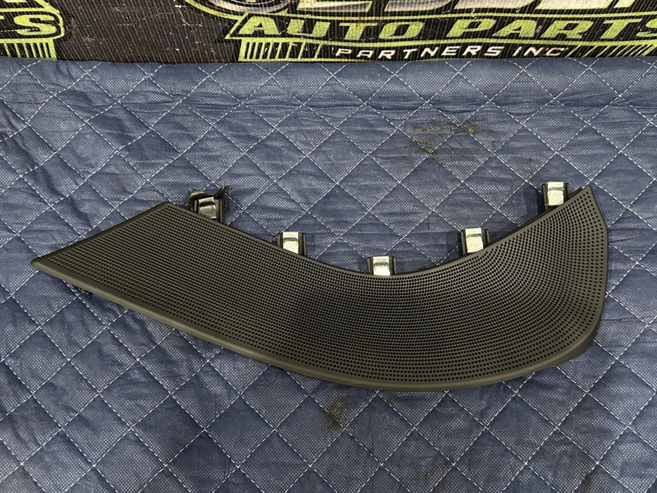 2014 AUDI R8 INTERIOR LEFT DOOR PANEL SPEAKER COVER OEM 423 868 687 A