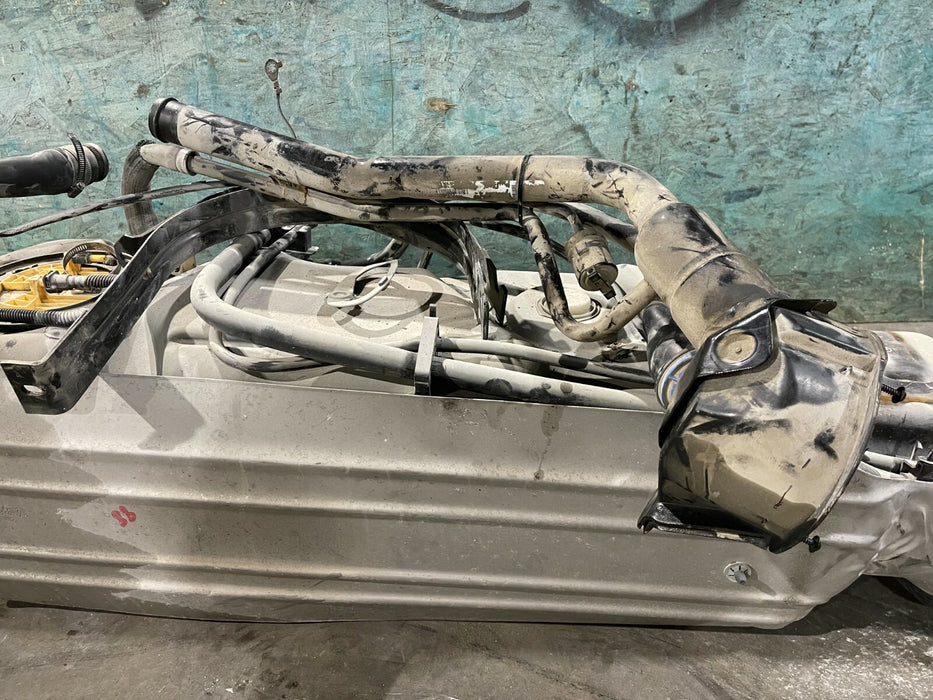 2018 DODGE RAM 3500 LARAMIE 4X4 6.7L DIESEL FUEL TANK ASSEMBLY OEM 62K MILES