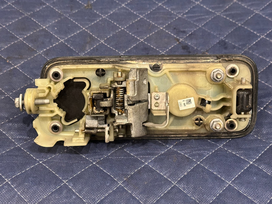 2017-2019 FORD F250 F350 F450 REAR RIGHT DOOR HANDLE OEM BLACK PEARL G1 *FLAW*