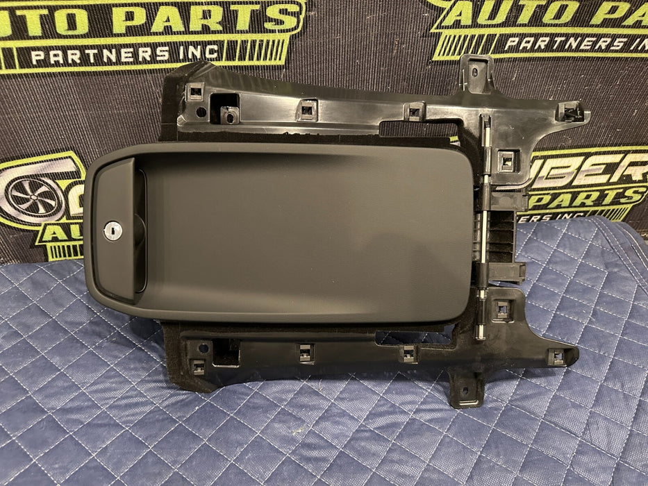 2018 AUDI R8 SPYDER REAR STORAGE COMPARTMENT BIN OEM 4S7 868 675