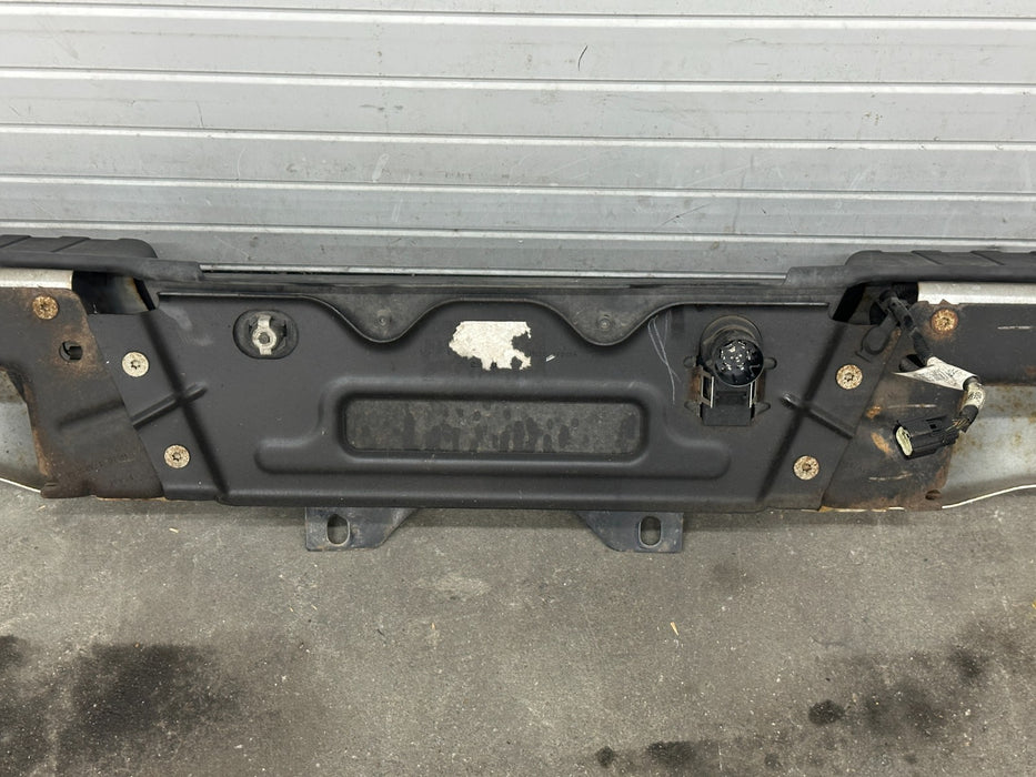 2017-2019 FORD F450 REAR BUMPER OEM TRI COAT WHITE (UG) *WEAR/RUST*
