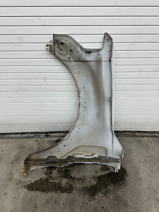 2017-2019 FORD F250 F350 KING RANCH FRONT RIGHT FENDER WHITE CARIBOU (UG,H5) OEM