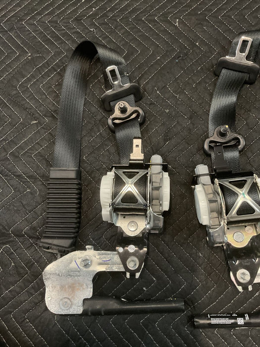 2017 FORD F250 F350 F450 PLATINUM FRONT RIGHT LEFT SEAT BELTS PAIR OEM