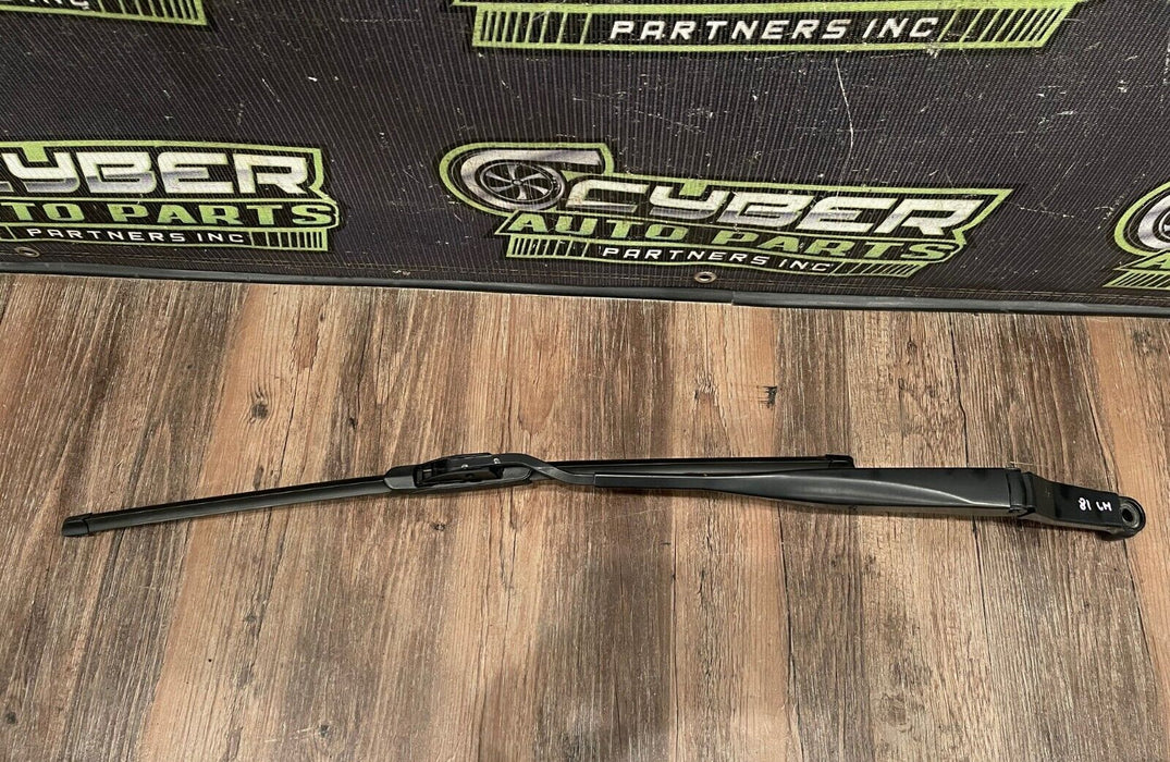 2014 TOYOTA PRIUS V FRONT DRIVER LEFT LH WINDSHIELD WIPER OEM