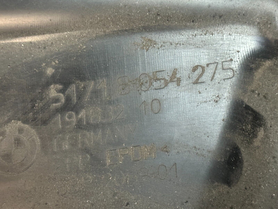 2020 BMW M4 F82 REAR RIGHT FENDER LINER 51718054275 51 71 8 054 275