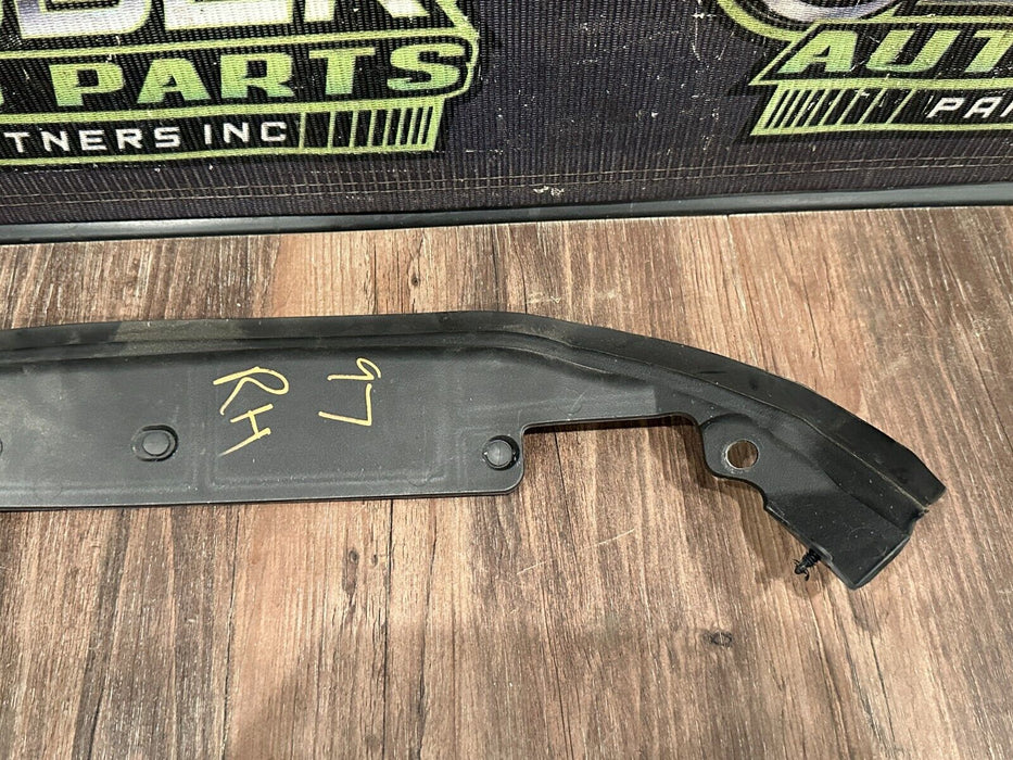2020 BMW M4 F82 FRONT PASSENGER RIGHT DOOR WEATHER STRIP OEM
