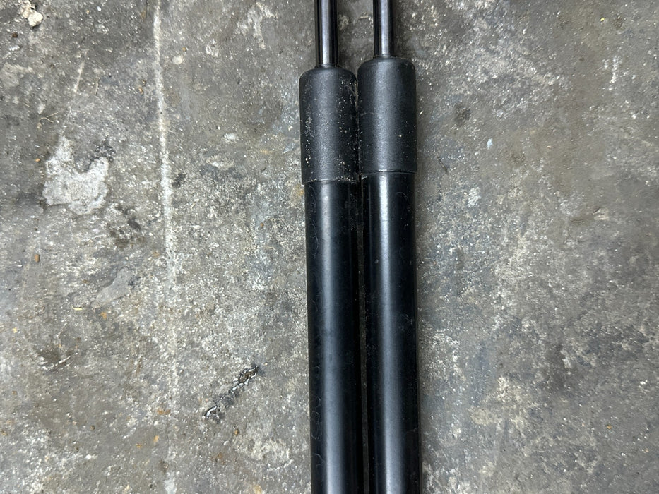 2014 AUDI R8 FRONT LEFT RIGHT HOOD LIFT SUPPORT STRUTS 420 823 359 OEM