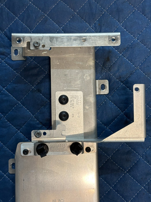 2014 AUDI R8 CONTROL MODULE HOLDER MOUNTING BRACKET 420035547C 420 035 547 C