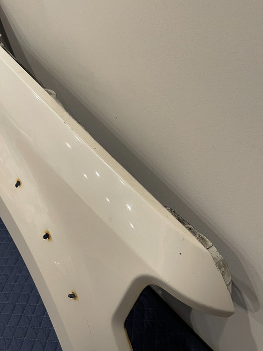 2017-2019 FORD F350 F450 METALLIC WHITE FRONT RIGHT FENDER OEM (UG) *DAMAGES*
