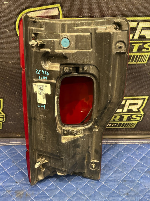2020-2022 FORD F350 F450 DRIVER LEFT LED TAIL LIGHT OEM *MINT CONDITION*