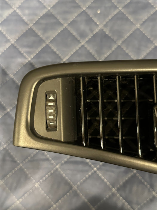 2014 AUDI R8 FRONT DRIVER LEFT DASH DASHBOARD HVAC AIR VENT OEM 423 820 901 A