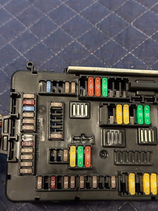 2020 BMW M4 F82 FUSE BOX CONTROL MODULE 9389070 61149389070  ~MINOR CORROSION~