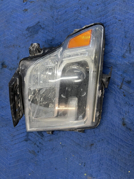 2016 2017 2019 NISSAN TITAN XD V8 DIESEL FRONT RIGHT PASSENGER HEADLIGHT OEM