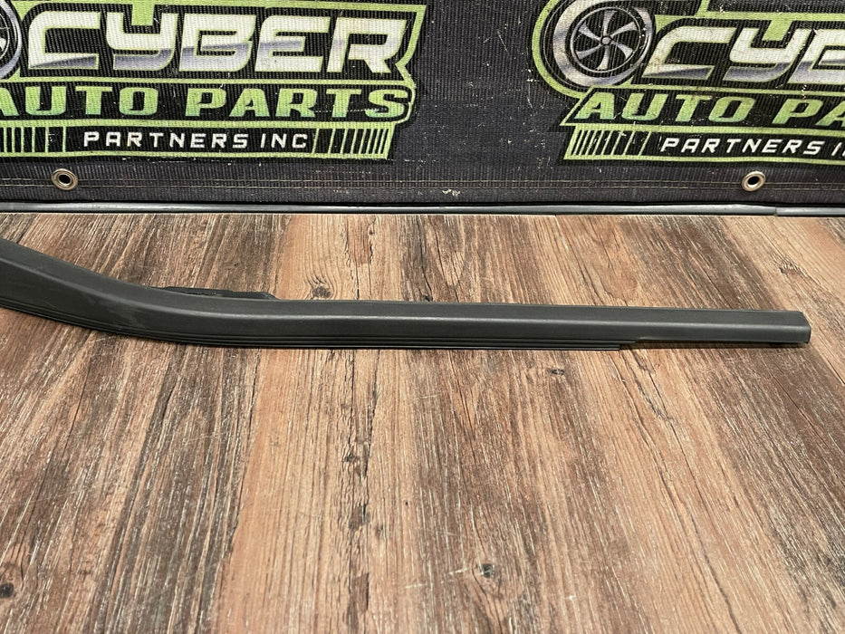 2017-2022 FORD F250 F350 F450 FRONT RIGHT DOOR WEATHER STRIP OEM *RESIDUE/READ*