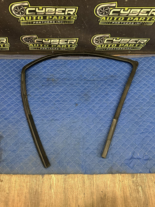 2012-2018 DODGE RAM FRONT RIGHT DOOR SEAL OEM 55112366