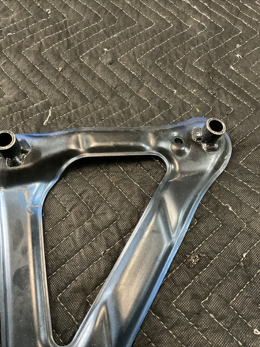 2015 LEXUS RC-F RCF FRONT LEFT DRIVER SIDE FENDER BRACKET OEM