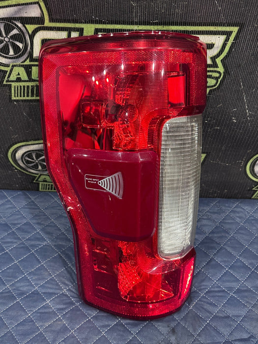 2017-2019 FORD F250 F350 F450 LEFT DRIVER HALOGEN BLISS TAIL LIGHT ASSEMBLY OEM