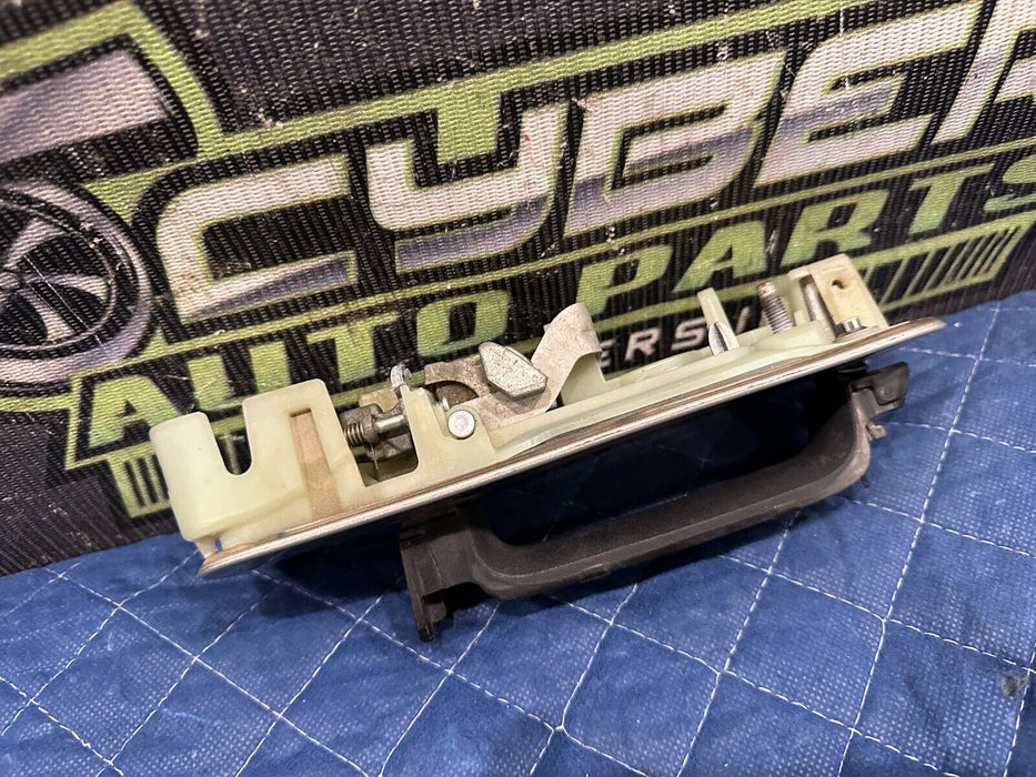 2017-2019 FORD F250 F350 F450 REAR RIGHT WHITE GOLD DOOR HANDLE OEM ~DAMAGE~