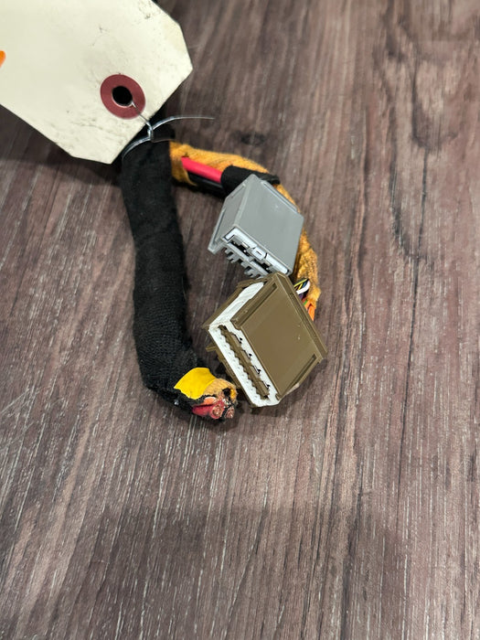 2017-2019 FORD F250 F350 CAB POWER INVERTER PIGTAIL CONNECTOR OEM