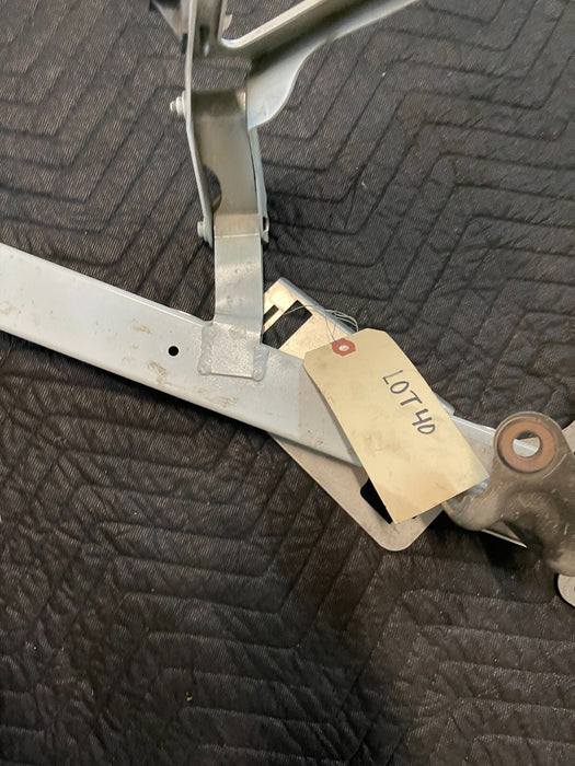 2017 AUDI R8 V10 BRACKET OEM 4S0 907 461 A
